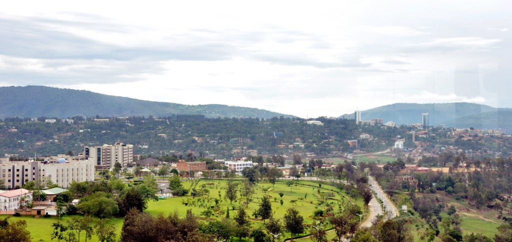 Vista del centro de Kigali, capital de Ruanda, desde Kimihurura