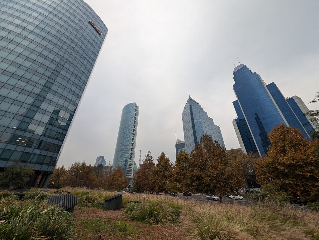 Edificios del sector financiero de Santiago, conocido como Sanhattan