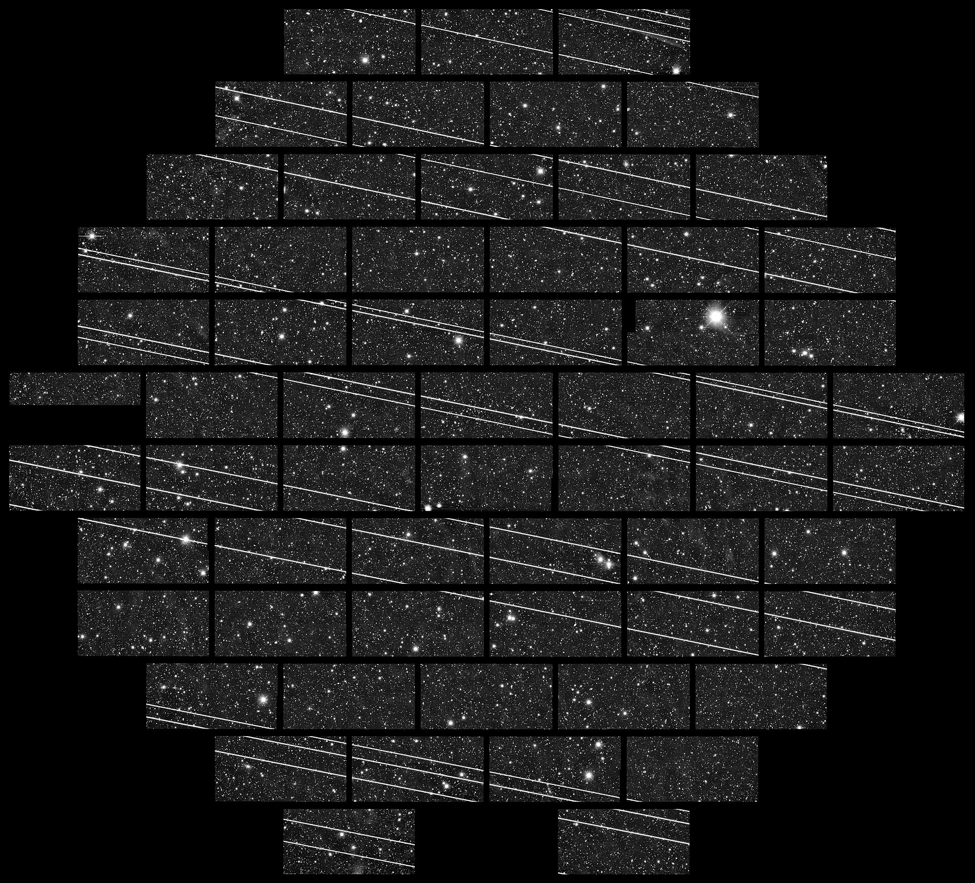 Estelas de satélites Starlink fotografiadas desde el Observatorio Interamericano de Cerro Tololo, en Chile (imagen de archivo)