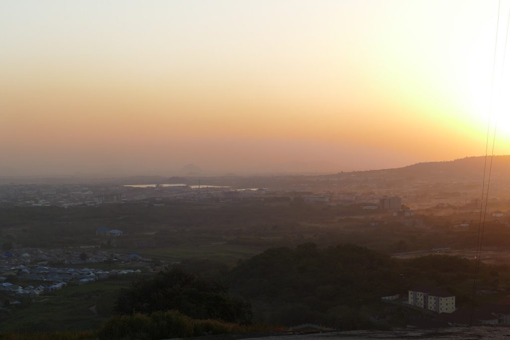 Vista panorámica de Abuja, capital de Nigeria, desde el cerro Katampe